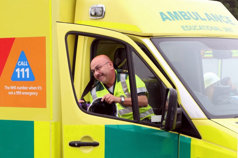 How to Become a Paramedic 